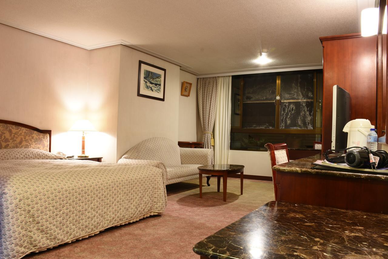 Honey Moon Hotel Renai Exterior photo
